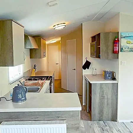 Plot 188d Lakeside Cabin, Wyldecrest, פארק נופש *